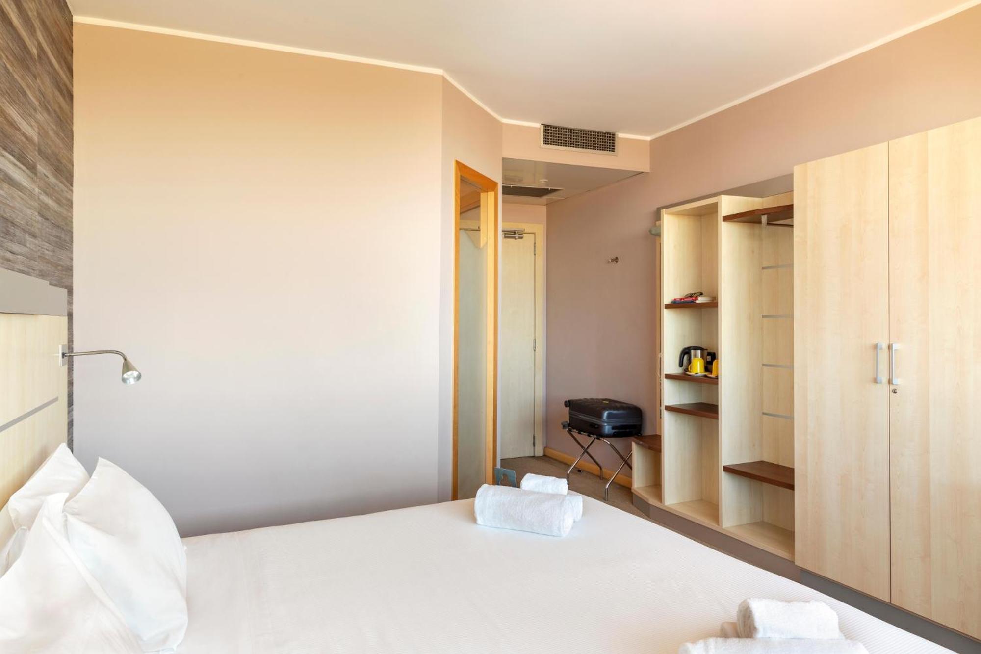B&B Hotel Cherasco Langhe Esterno foto