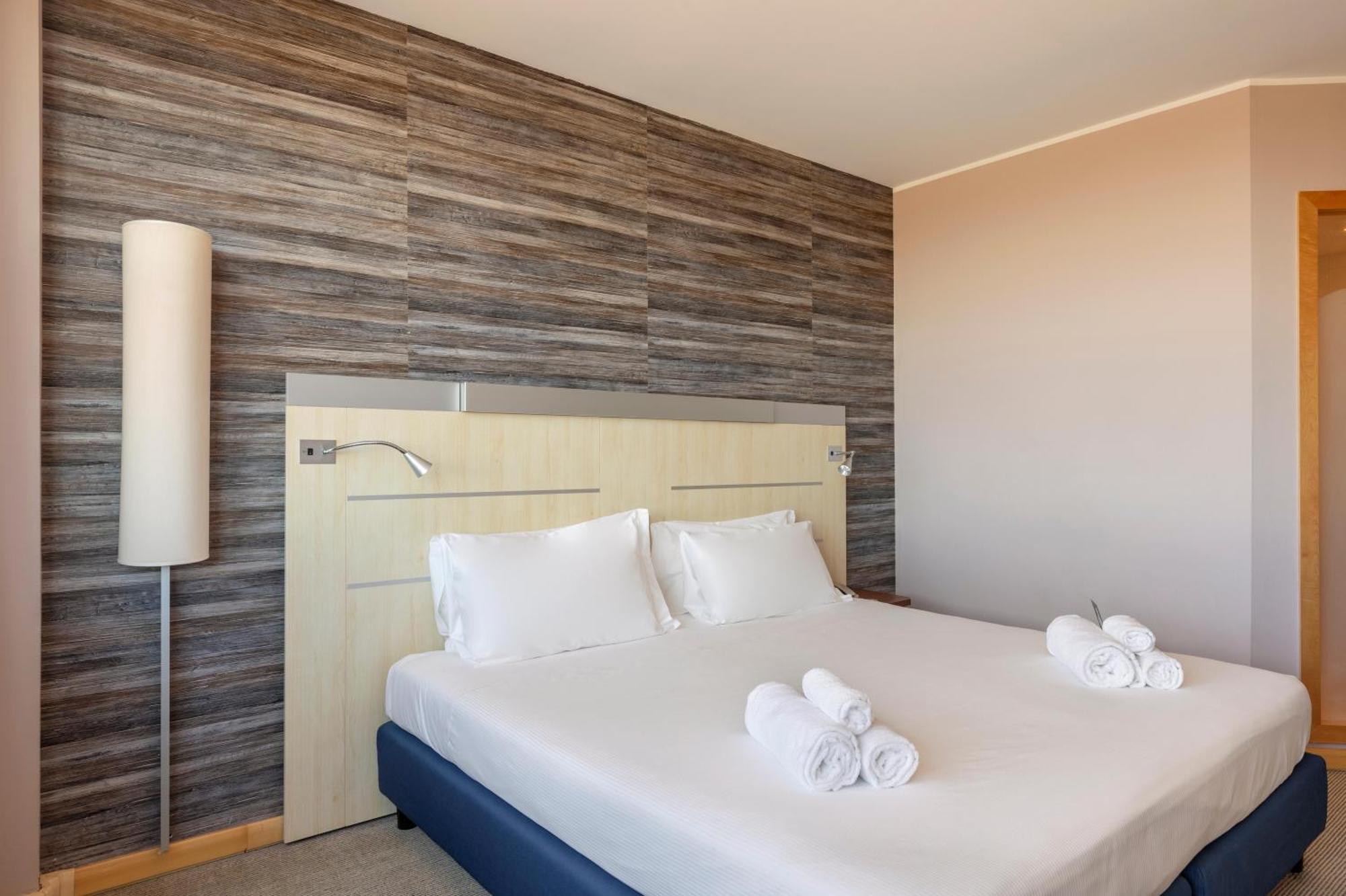 B&B Hotel Cherasco Langhe Esterno foto