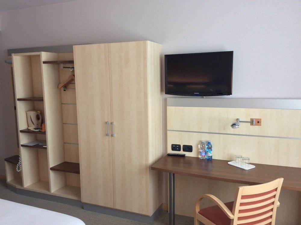 B&B Hotel Cherasco Langhe Esterno foto