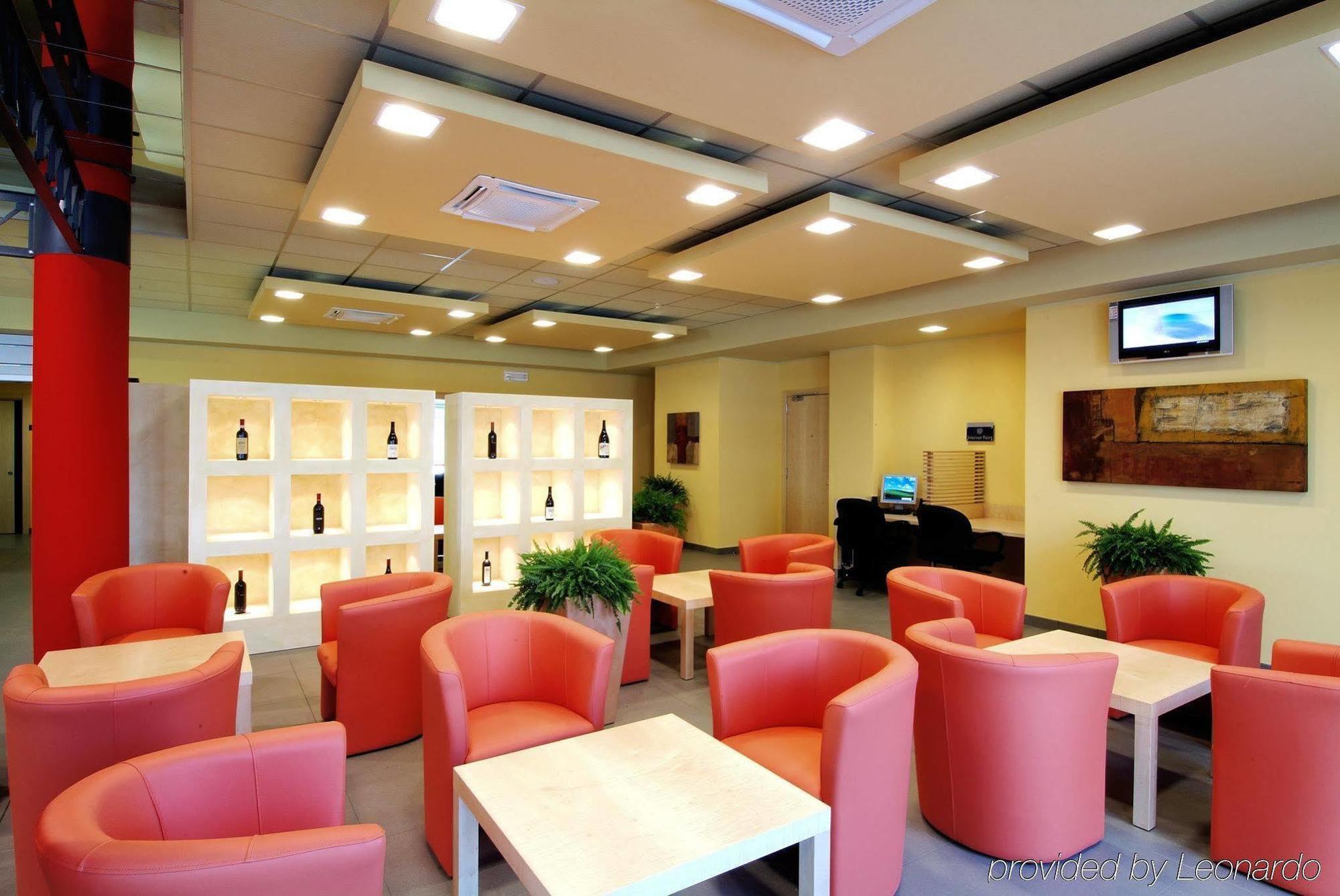 B&B Hotel Cherasco Langhe Esterno foto
